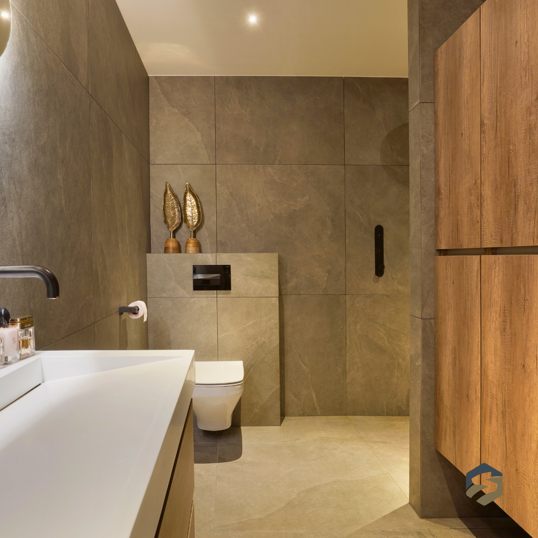 Warme Badkamer met Donkere Kleuren