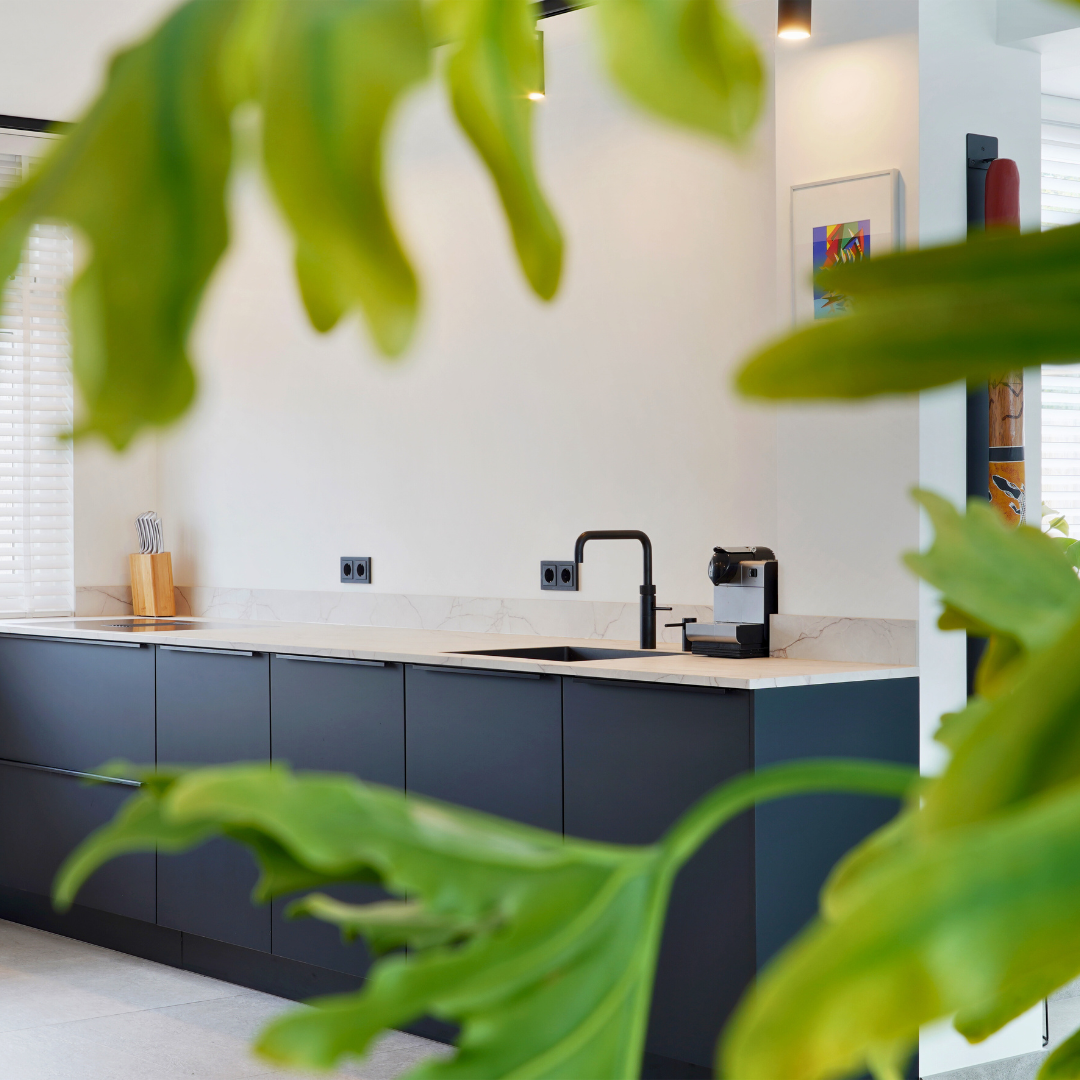 Moderne Wit-Zwarte Keuken