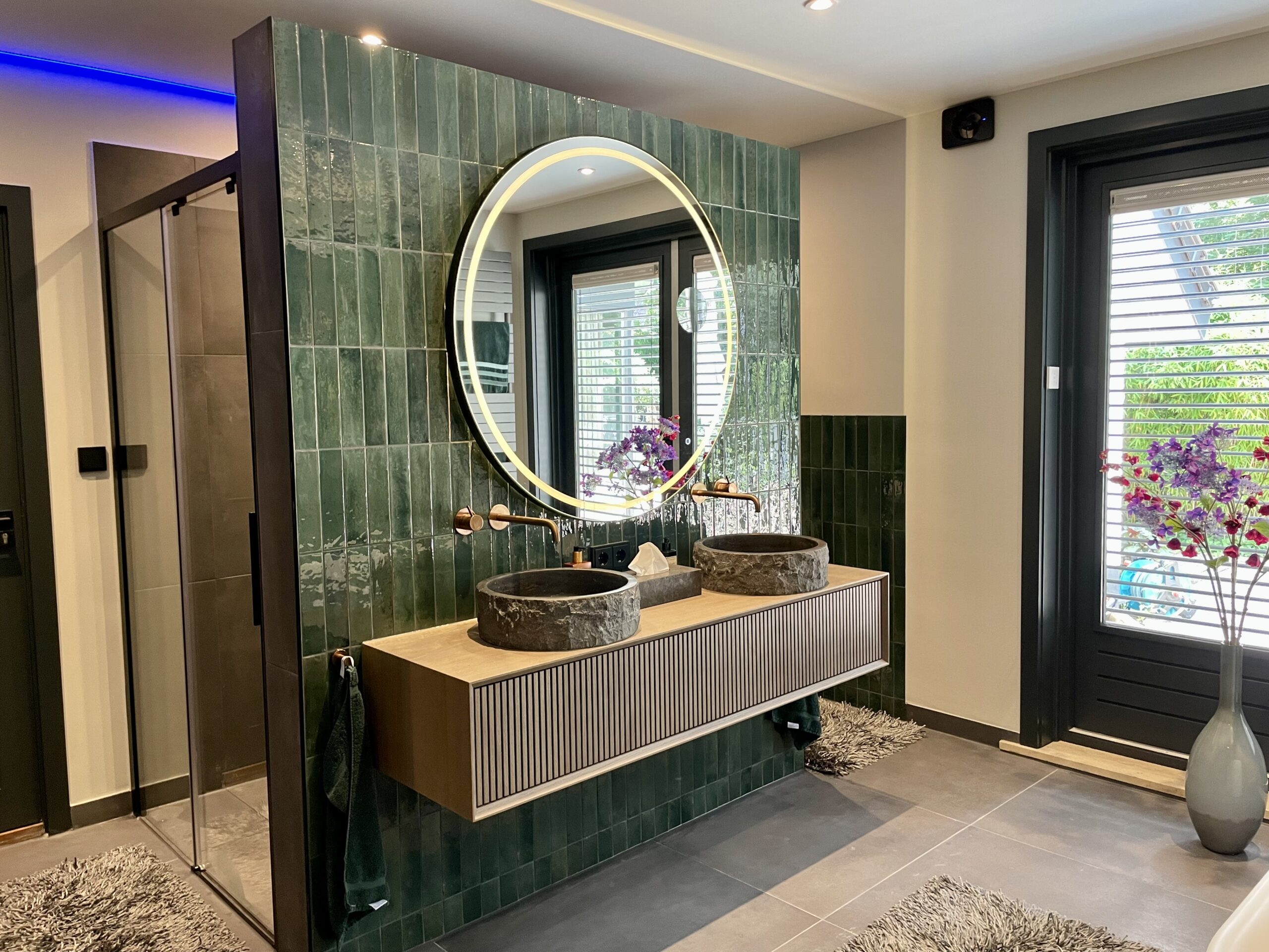 Luxe badkamer in Putten geplaatst