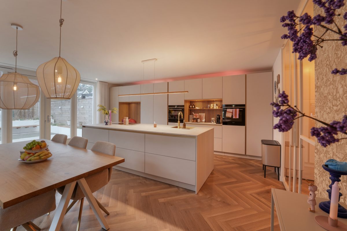 DE VOORDELEN VAN MAATWERK KEUKENS EN BADKAMERS: