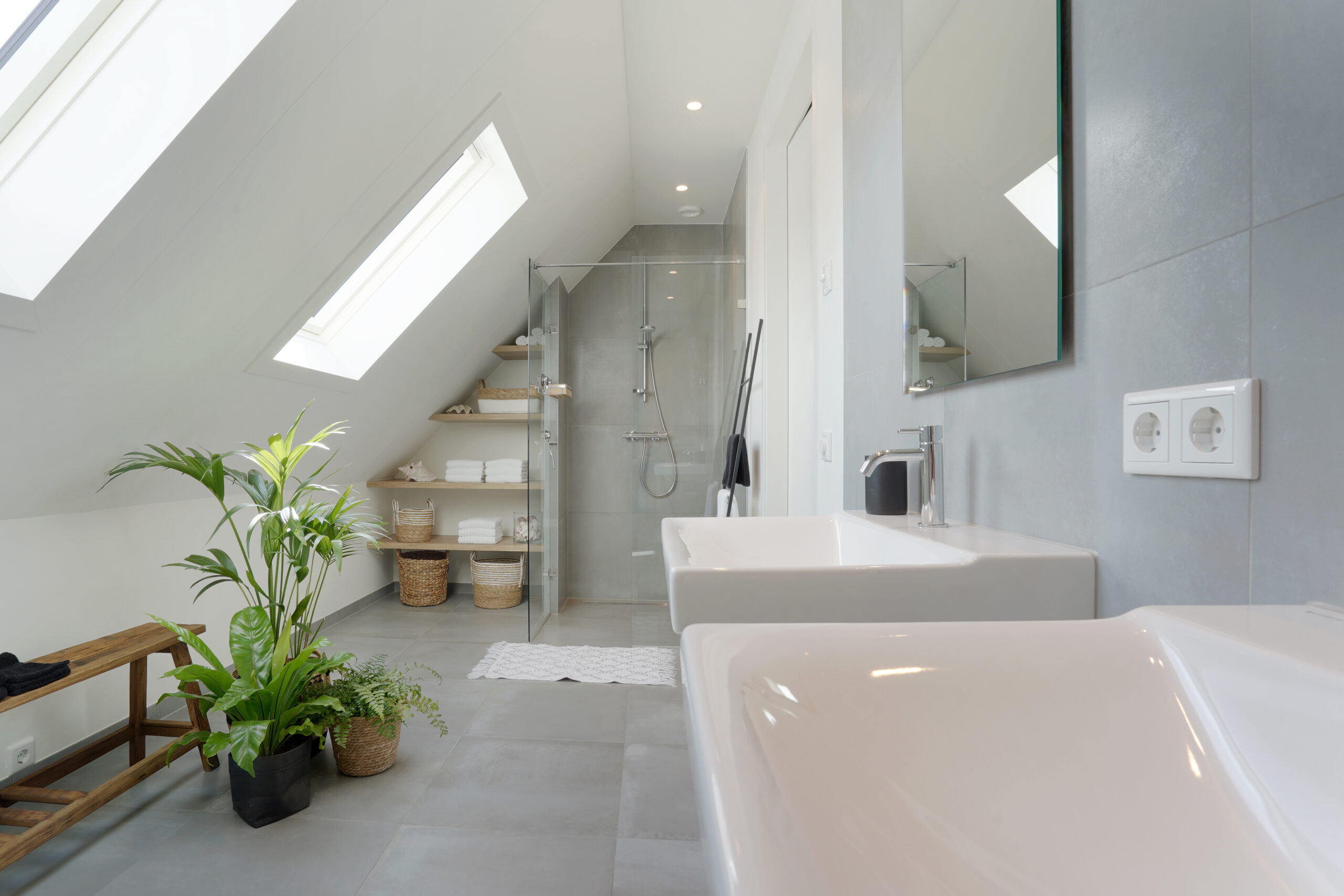 Deze stijlvolle en praktische badkamer hebben we onlangs mogen opleveren bij een van onze klanten