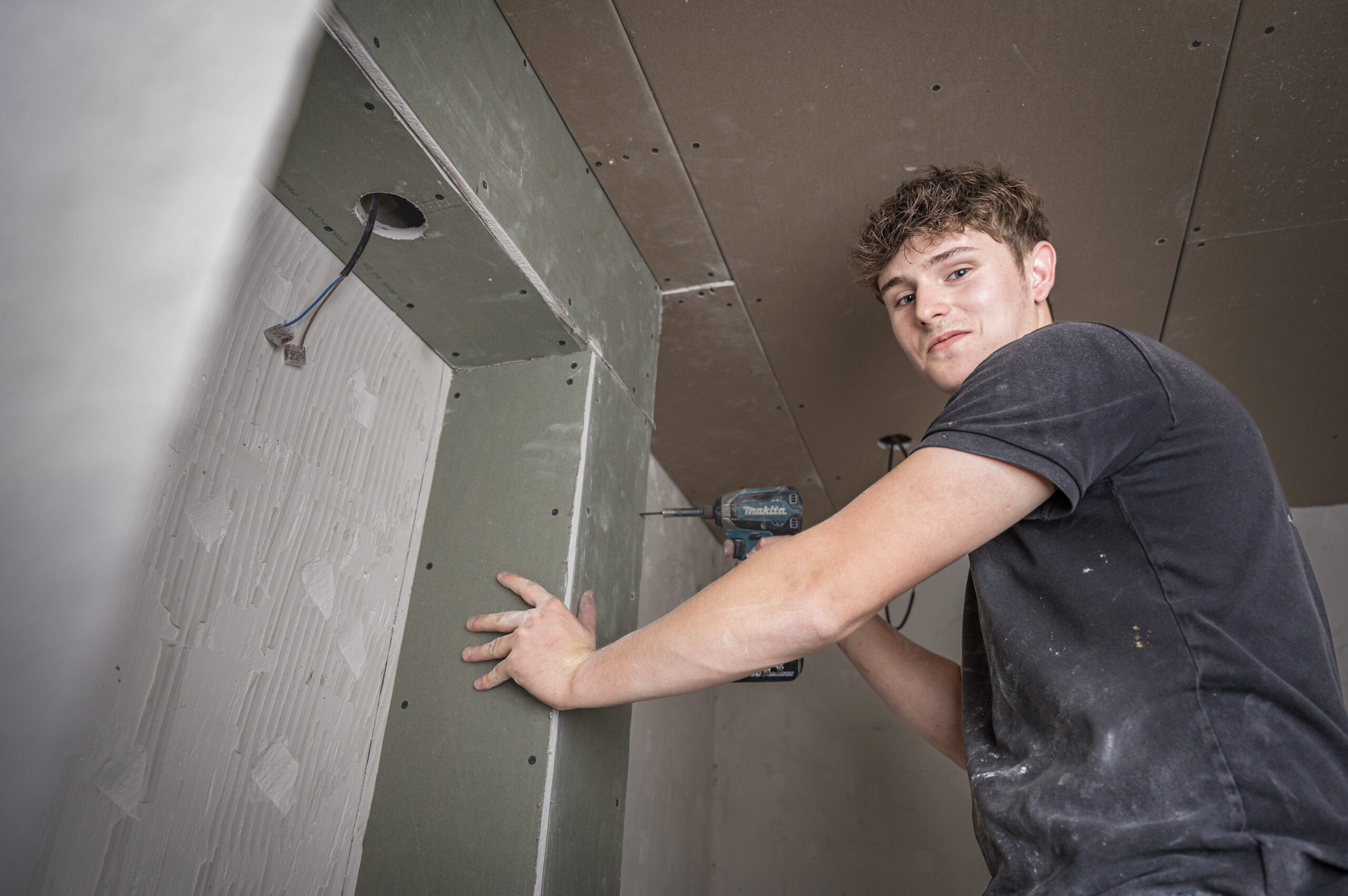 Wanden plaatsen woning